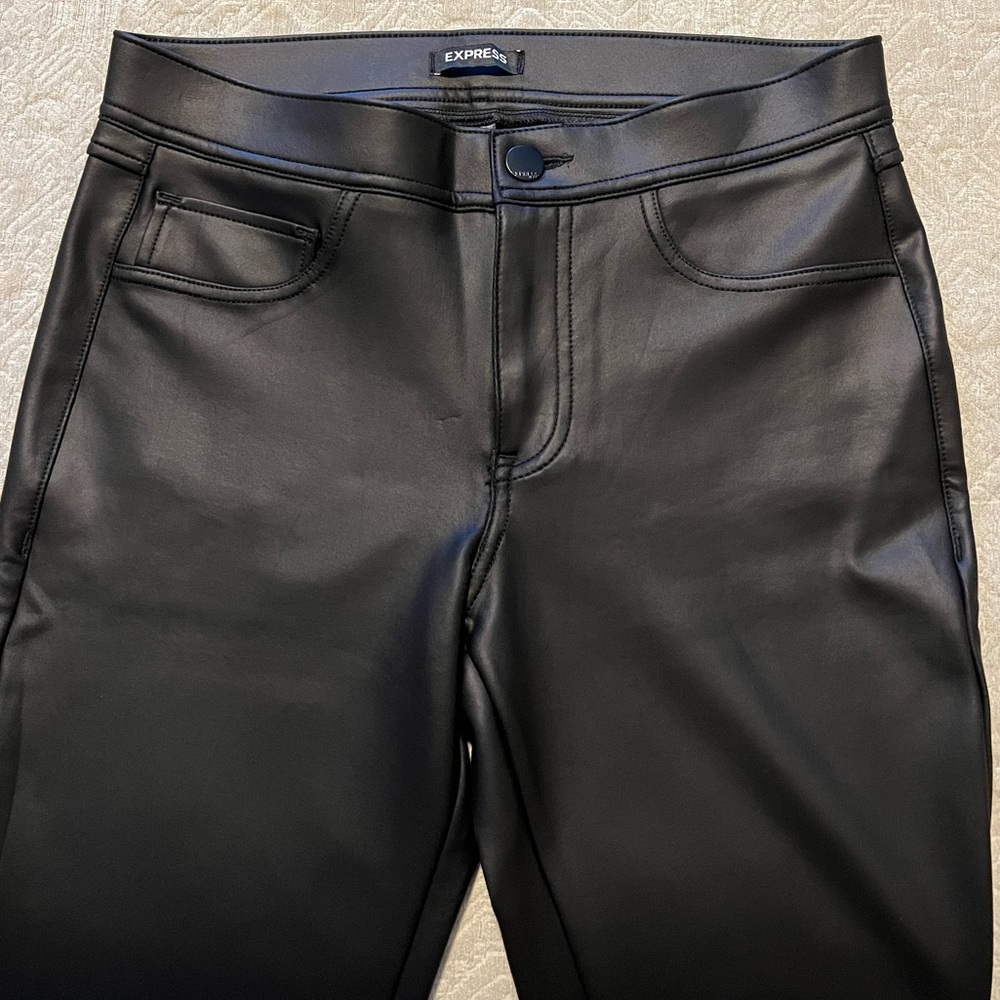 NWT Express Pleather Leggings - Black - SZ 6R